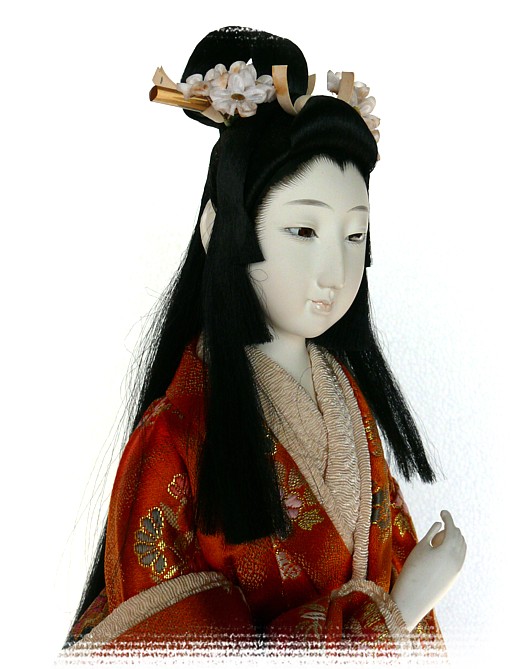 японская кукла в кимоно