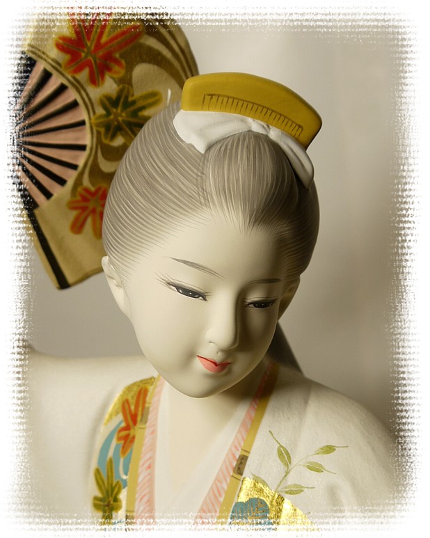 японская статуэтка из керамики Девушка с веером, Хаката, 1960-е гг.