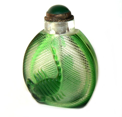 парфюмерный флакон, Япония, 1910-е гг., резное стекло