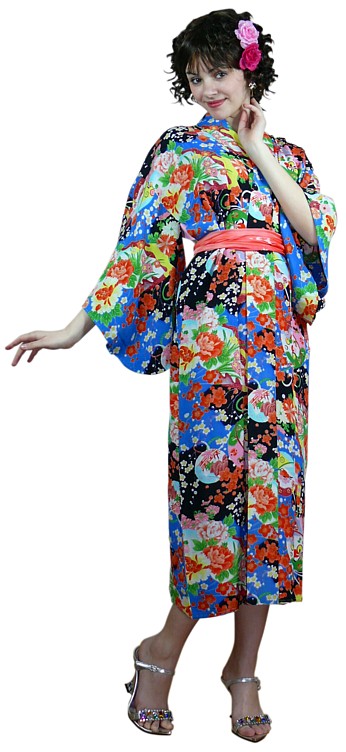 девушка в японском винтажном кимоно