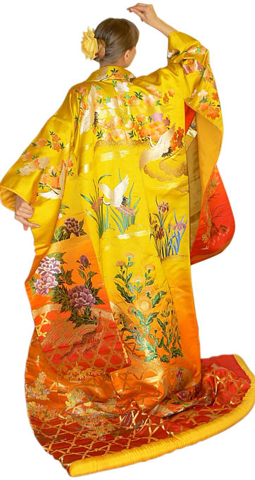 японское свадебное кимоно учикакэ из золотой парчи