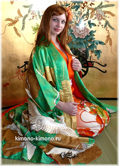 кимоно невесты УЧИКАКЭ с вышивкой и росписью
