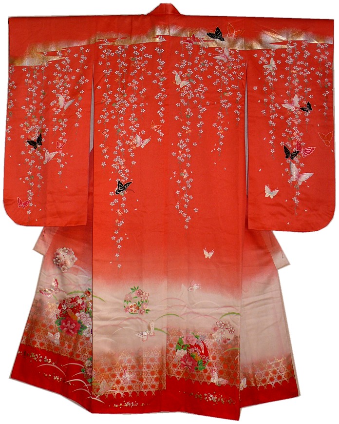 кимоно с авторской росписью в виде бабочек и цветов