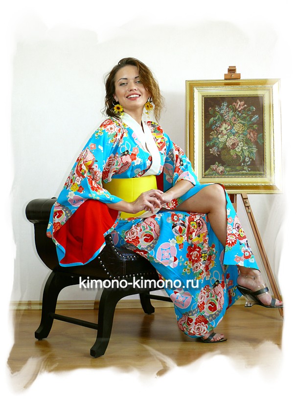 японская традиционная одежда - шелковое кимоно и пояс оби