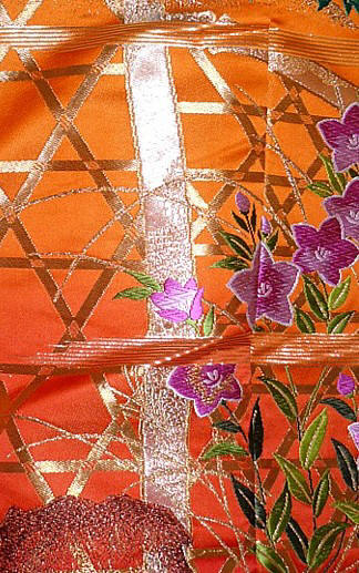 деталь рисунка ткани японского свадебного кимоно